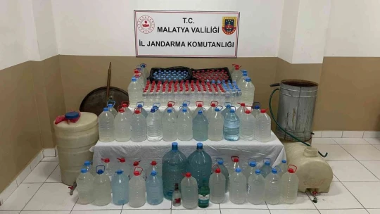 Jandarmadan sahte içki imalathanesine şafak baskını
