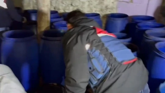 Jandarmadan sahte içki imalathanesine şafak baskını