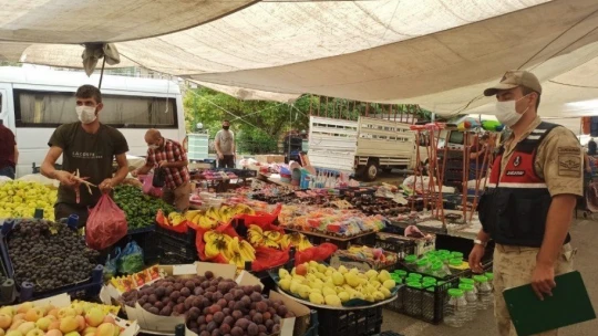 Jandarmadan semt pazarlarında Covid-19 denetimi