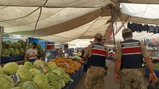 Jandarmadan semt pazarlarında Covid-19 denetimi