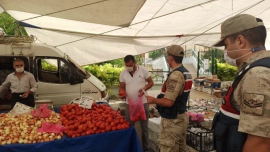 Jandarmadan semt pazarlarında Covid-19 denetimi
