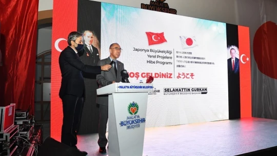 Japonya'nın hibe ettiği 2 adet engelli minibüsü törenle hizmete alındı