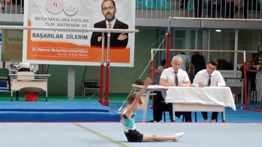 Jimnastik şampiyonası çekişmeli geçti