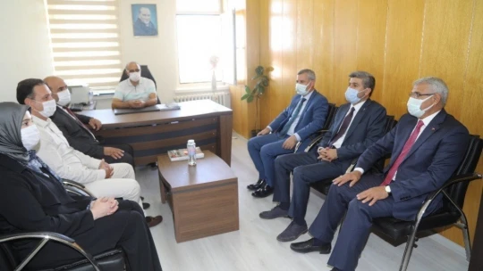 Kahveci ve Yalçınkaya, mazbatalarını aldı