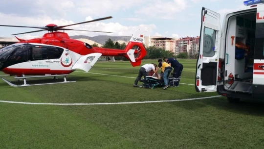 Kalp krizi geçiren vatandaşın yardımına ambulans helikopter yetişti