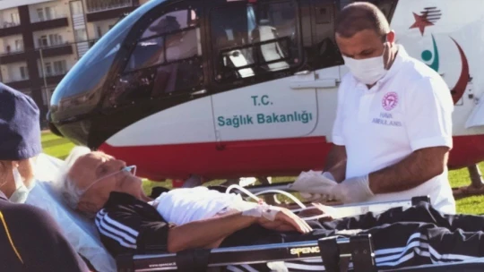 Kalp krizi geçiren yaşlı adamın imdadına hava ambulansı yetişti