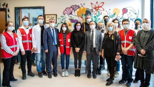 Kanser hastaları çeşitli uğraşılarla terapi edilecek