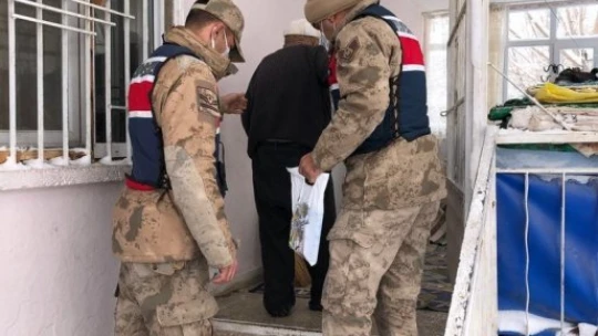 Kanser hastası kadınının ilaçlarını jandarma ekipleri yetiştirdi