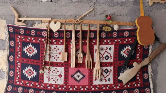 Kansere yakalandı, sanatla hayata tutundu