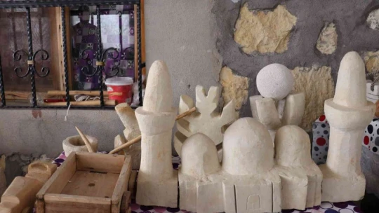 Kansere yakalandı, sanatla hayata tutundu