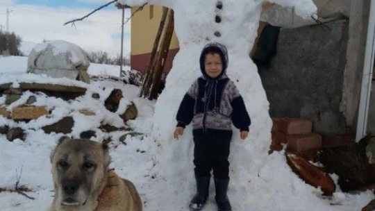 Kar çocukları sevindirdi