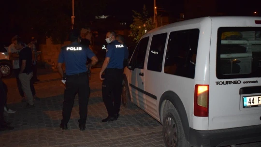 Kardeşlerin silahlı kavgasında hurdacıda çalışan şahıs yaralandı