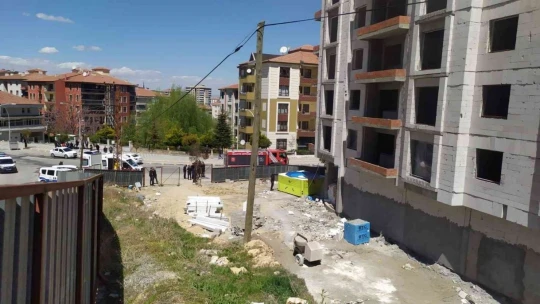 Karısı evi terk eden şahıs intihar etmek istedi