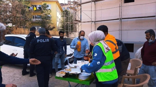 Kavga diye geldiler, sürprizle karşılaştılar