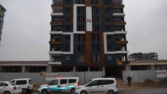 Kavgayı ayıran işçi pompalı tüfekle vuruldu