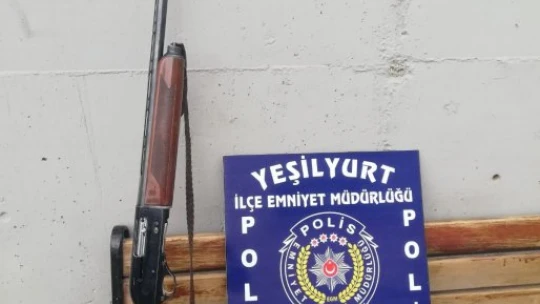 Kavgayı ayıran işçi pompalı tüfekle vuruldu