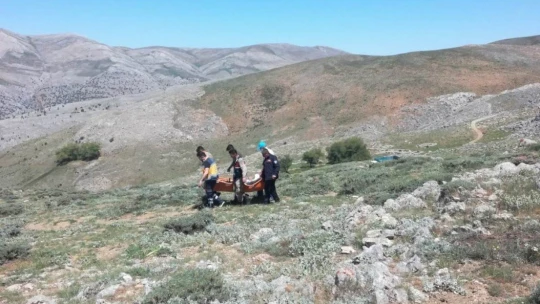 Kayalıklardan düşen şahıs yaralandı