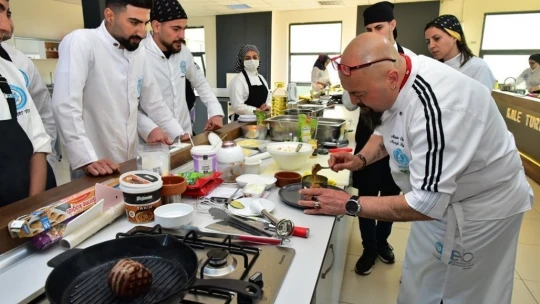 Kayısı Çiçeği Şenlikleri work show ile sona erdi