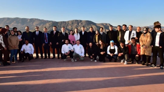 Kayısı Çiçeği Şenlikleri work show ile sona erdi