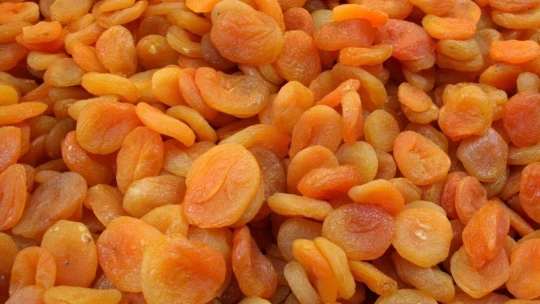 Kayısı da ihracat düştü, gelir yükseldi