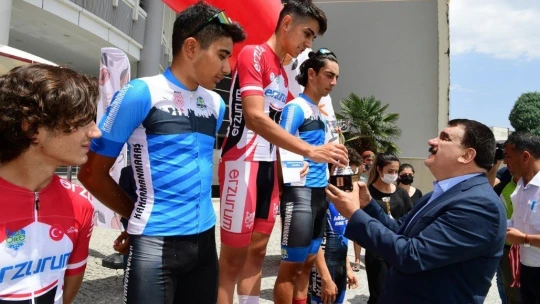 Kayısı Festivali 1.Ulusal Arslantepe Bisiklet Yarışı yapıldı