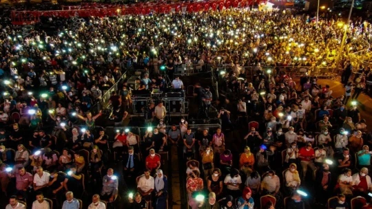 Kayısı festivali, Kutsi ve Zara konseriyle sona erdi
