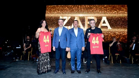 Kayısı festivali, Kutsi ve Zara konseriyle sona erdi