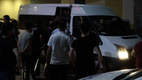 Kayısı kavgası hastaneyi karıştırdı: 2'si polis 6 yaralı, 13 gözaltı