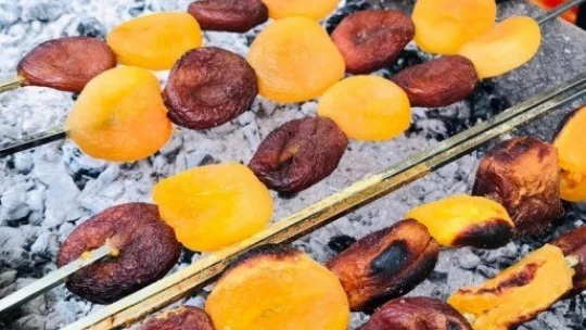 Kayısının kebabını da yaptılar