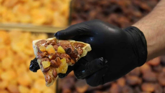 Kayısıdan pizza yaptı