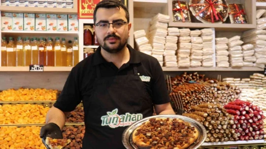 Kayısıdan pizza yaptı