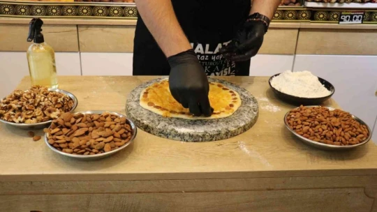 Kayısıdan pizza yaptı