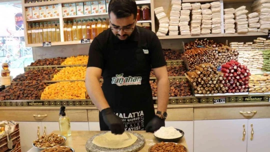 Kayısıdan pizza yaptı