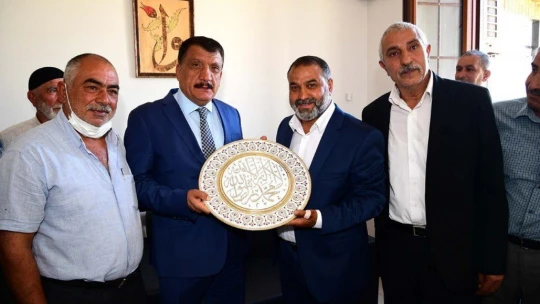 Kaynarca'da 4 bin dönüm araziyi suya kavuştu