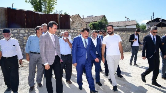 Kaynarca'da 4 bin dönüm araziyi suya kavuştu