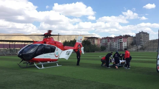 Kazada ağır yaralanan kişinin imdadına hava ambulansı yetişti