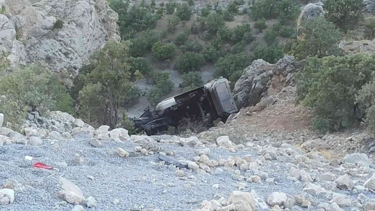 Kazalardan bıkan mahalleli yetkililerden yardım istedi