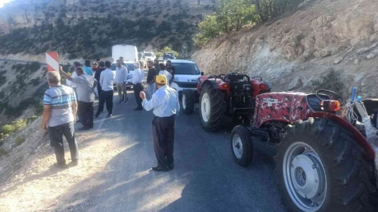 Kazalardan bıkan mahalleli yetkililerden yardım istedi