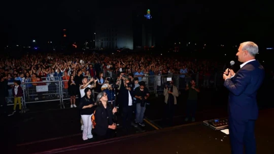 Kiraz Festivali'nde Mustafa Ceceli coşkusu