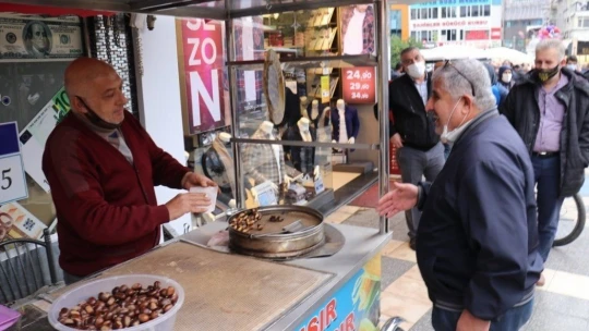 Kışın habercisi kestane hem el hem cep yakıyor
