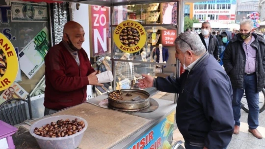 Kışın habercisi kestane hem el hem cep yakıyor