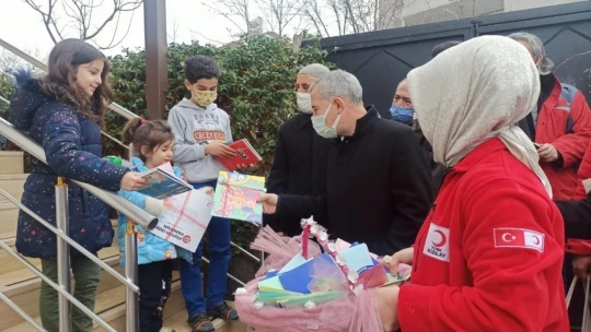 Kısıtlamada evdeki çocuklar unutulmadı