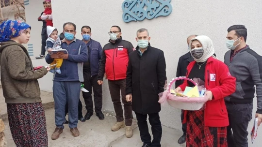 Kısıtlamada evdeki çocuklar unutulmadı