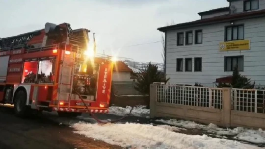 Kız öğrenci yurdunda yangın paniği