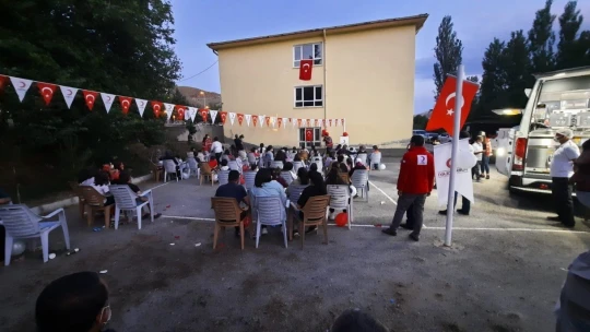 Kızılay'dan çocuklar için açık hava sinema etkinliği
