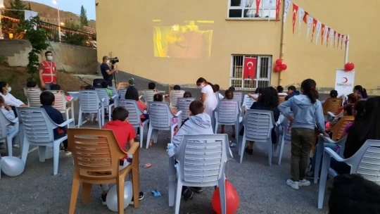 Kızılay'dan çocuklar için açık hava sinema etkinliği