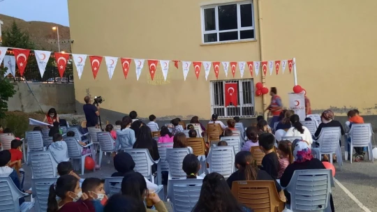 Kızılay'dan çocuklar için açık hava sinema etkinliği
