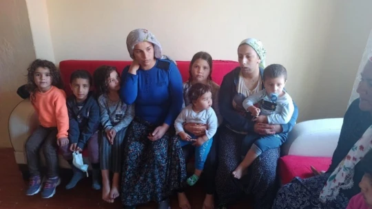 Kocalarından ayrı yaşayan 3 kadın 11 çocukla hayata tutunuyor