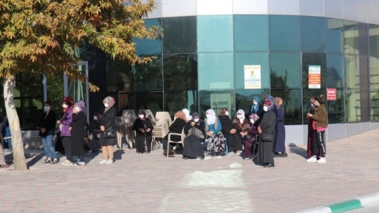 Kocası tarafından öldürülen kadın gözyaşlarıyla defnedildi