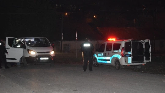 Komşuların kavgasında araca pompalı tüfekle saldırı